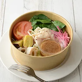 Ginger-Scented Steamed Chicken Salad Bowl
