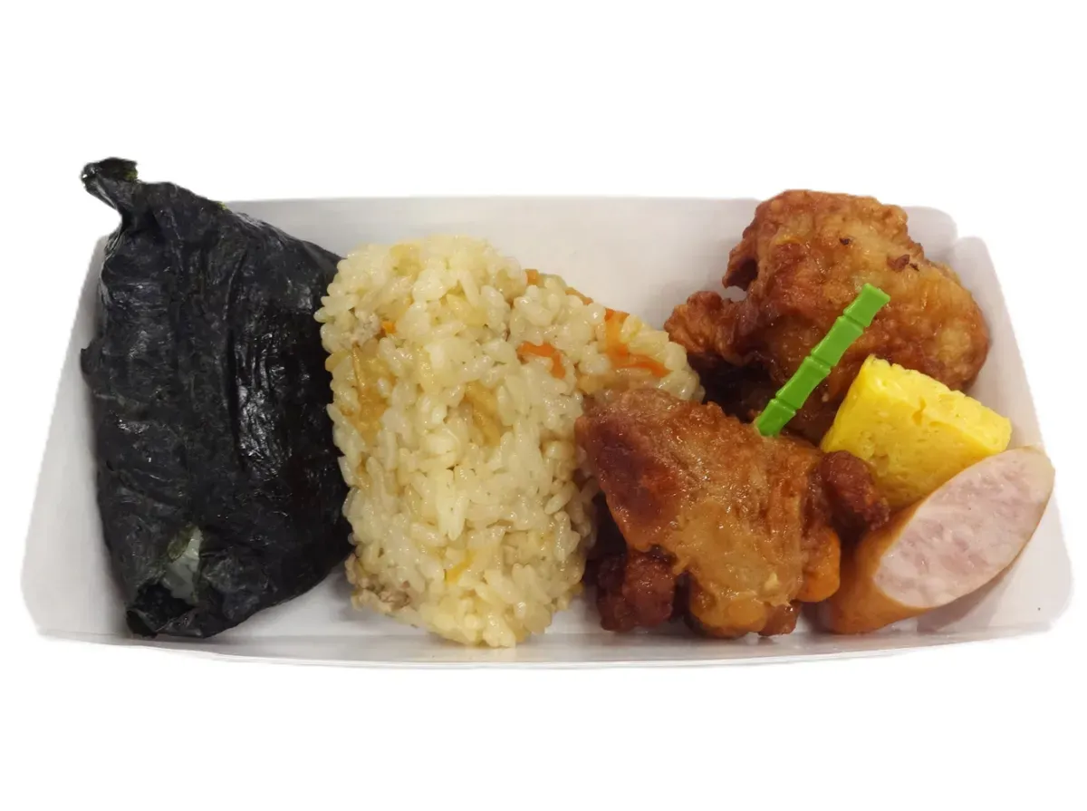 가라아게 주먹밥 세트 (우메시소·치킨 라이스)