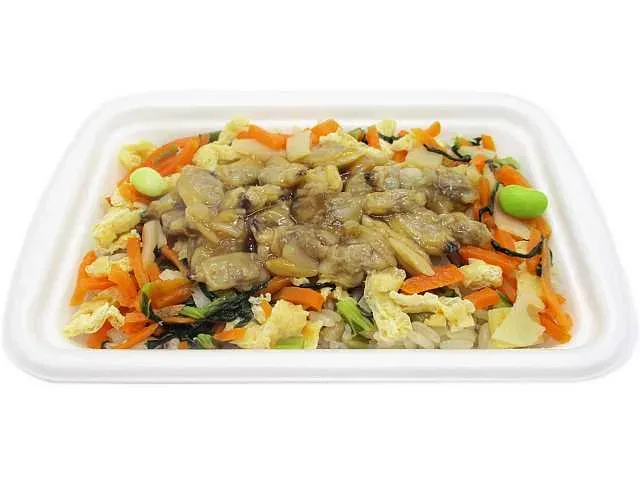 あさりと彩り野菜のわかめごはん(もち麦)