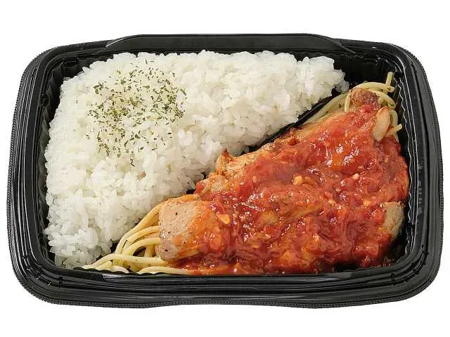 Grilled Chicken Bento with Garlic Tomato Sauce