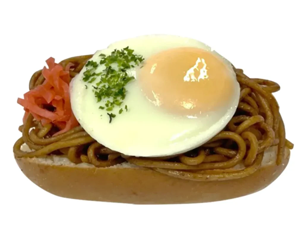 Stuffed Koppe Pan (Yakisoba & Fried Egg)