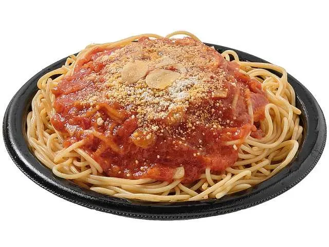 ガーリックトマトソースの山盛パスタ