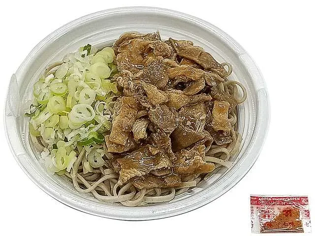 돼지고기와 유부 메밀국수 (도치기현산 메밀가루 사용)