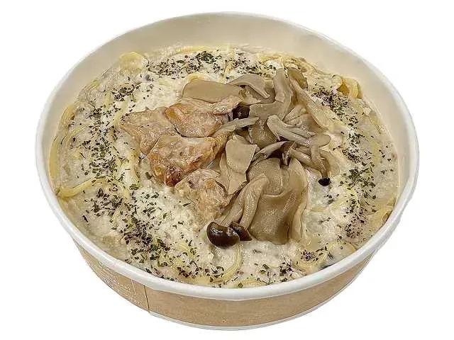 きのこと鶏肉のクリームパスタ