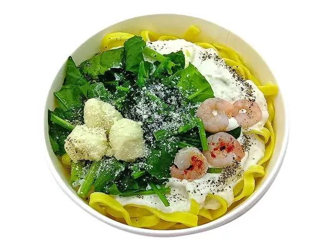 生パスタ 濃厚クリームとチーズソース