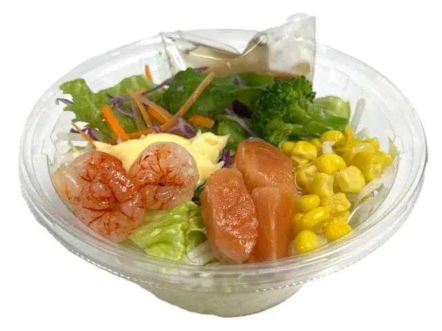 サーモンと海老のパスタサラダ