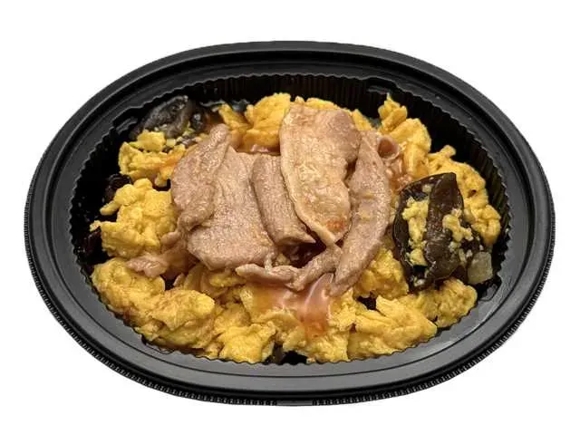 Fluffy Chinese Stir-Fried Pork and Wood Ear Mushroom with Egg