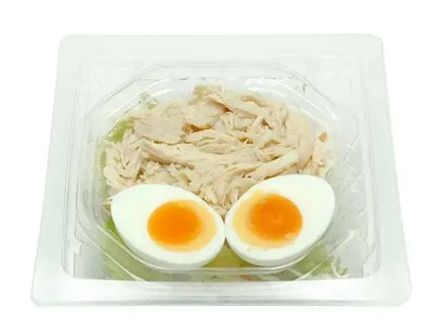 たんぱく質が摂れる鶏むね肉サラダ
