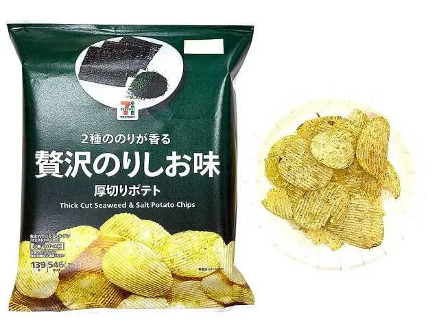 7 PREMIUM Thick-Cut Potato Chips Rich Seaweed & Salt Flavor